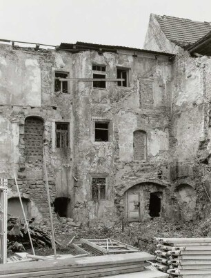 Wohnhaus (ruinös)