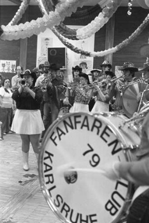 Faschingsveranstaltung des Fanfaren-Clubs Karlsruhe 79 für Hagsfelder Werkstätten HWK