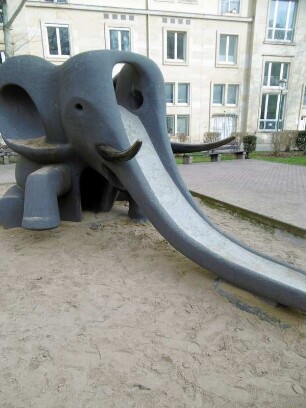 Rutschelefant, Dresden