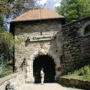 Elgersburg. Schloss Elgersburg. Torbau