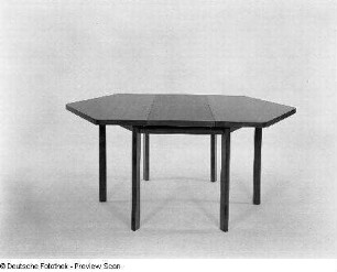 Eßtisch (Modell 600/32)