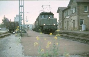 Rosenberg Lok 194 194 N5865 Bahnsteig Abstellgleis