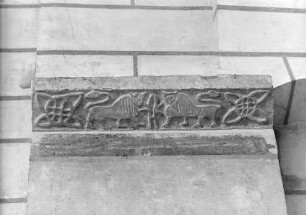 Kämpfer der westlichen Wandvorlage mit Tier-Pflanzen-Ornamenten