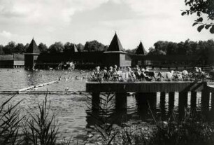 Heviz am Plattensee, das beliebte Thermalbad mit einem See von 50. 000 qm und 40 Grad warmen Wasser