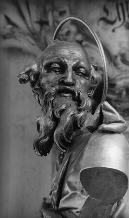 Apostel Bartholomäus mit Kinderengel : Apostel Bartholomäus mit Kinderengel (um 1750; J. G. Dirr). Detail mit Büste. Uhldingen-Mühlhofen-Birnau. Wallfahrtskirche Sankt Maria