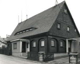 Ebersbach-Neugersdorf, Karl-Liebknecht-Straße 44. Wohnhaus (um 1850)