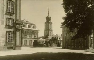 Bruchsal, Blick vom Schlosspark zur Hofkirche