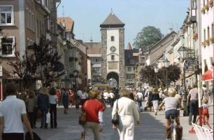 Villingen: Fußgängerzone Rietstraße mit Tor