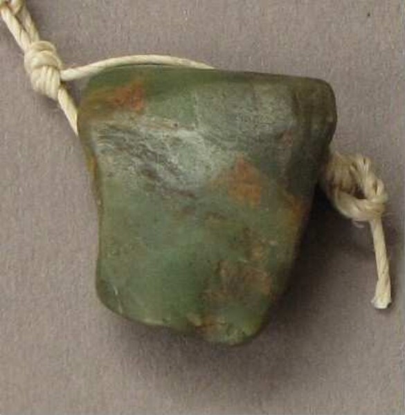 Stein als Amulett