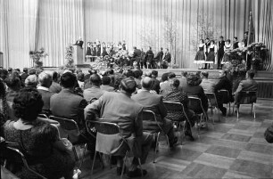 Pfingsttreffen der Landsmannschaft der Donauschwaben, Bezirk Nordbaden, in Karlsruhe.