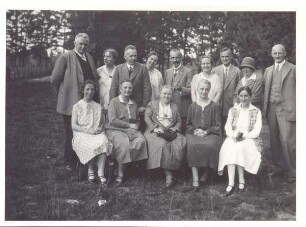 Lyzeum (Kollegium). Detmold. Aufnahme anlässlich der 100-Jahr-Feier der Schule. aus DT S 8 Nr.