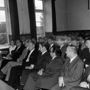 Amtsgericht: Königstraße: Amtseinführung Leiter Richter Werner Finke: im Beisein von Ministerialrat Kiesing, Oberstaatsanwalt Oswald Kleiner, Vorsitzender des Personalrats Gert Henning, Richter Eduard Dehns, Ministerialdirigent Karl Hirschmann, Präsident des Landgerichts Lübeck Herbert Tietgen, 5. Juni 1973