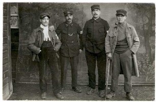 Postkarten aus dem Kriegsgefangenenlager Puchheim: o.Nr.: Gruppenaufnahmen (mehrere Aufnahmen)