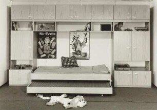 Anbauwand mit integriertem Rollbett