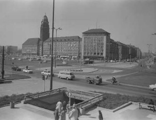 Dresden. Blick über den Pirnaischen Platz Richtung Rathaus