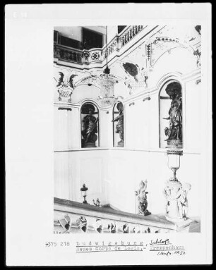 Innendekoration des Westlichen Treppenhauses im Neuen Corps de logis