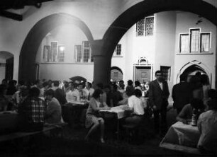 Freiburg: Münsterplatz; Fest im Hof des Kaufhauses
