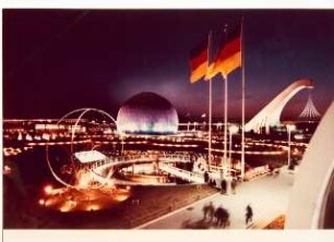 Deutscher Pavillon auf der Weltausstellung, Osaka: Ansicht bei Nacht