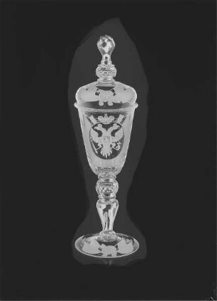 Deckelpokal (mit bekröntem Medaillon mit russischem Doppeladler) aus Schloß Moritzburg