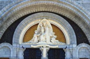 Frankreich. Midi Pyrenees. Hautes Pyrenees. Lourdes. Basilique du Rosaire