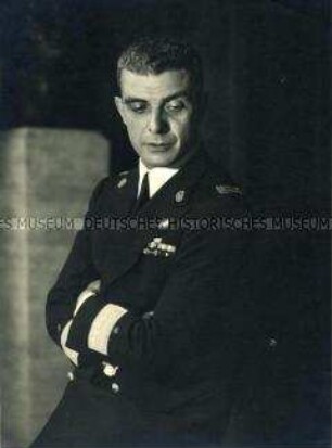 Mann in Uniform