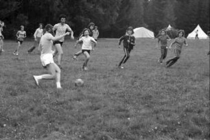 Bonndorf, Ebnet: Jugendzeltlager; Fußballmatch