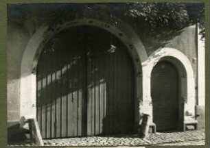 Weinstr. Portal u. Pförtchen 1589 ehem. Badisches Amtshaus. Geburtshaus des bad. Staatsmannes Karl Friedrich Nebenius, geb. 29. Sept. 1784