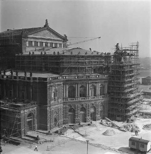 Dresden. Semperoper (Wiederaufbau 1977-1985). Außenansicht