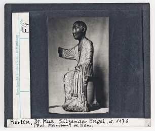 Berlin: Dt.Museum, Sitzender Engel, um 1170