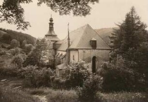Bad Gottleuba, Petrikirche : Bad Gottleuba (Bad Gottleuba-Berggießhübel). Petrikirche. Ansicht von Südost