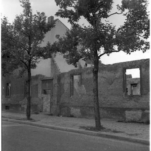 Negativ: Ruine, Siedlung Lindenhof, 1953