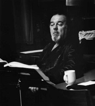 Sir Peter Hall (1930-2017; britischer Theater- und Filmregisseur). London, 1992