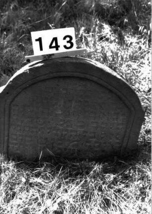 Grabstein 143 Besonderheit Kindergrab: Grabstein 143