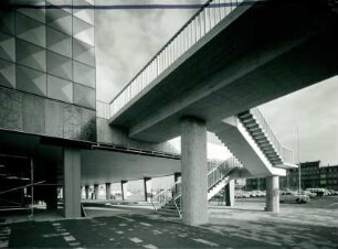 Leichtbeton - Fußgängerbrücke zur Rheingoldhalle, 1968