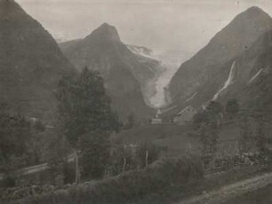 Norwegen. Trogtal am Moelkevoldgletscher