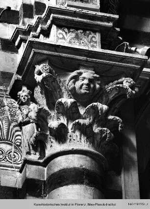 Kapitell mit Salome und dem Kopf des Johannes