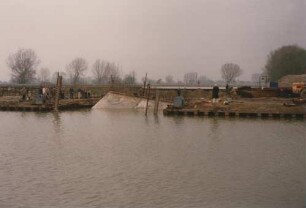 Einschwimmen des neuen Fuhse-Dükers/Mittellandkanal