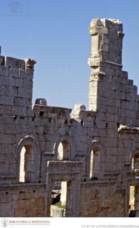 Qala^BJt Sema^BJn & Qala^BJt Sima^BJn, Nordbasilika, Nordfassade