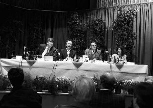 Freiburg im Breisgau: Offizielle Vorstellung der Oberbürgermeister-Kandidaten im Novotel: Helmut Palmer, Amtsinhaber Rolf Böhme (SPD), Klaus Guggenberger (CDU) und Maria Viethen (Grüne)