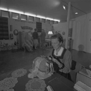 Ausstellung "Kleingarten - Siedlung - Landwirtschaft" am Festplatz.