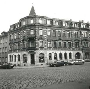 Dresden-Pieschen, Leisniger Straße 52/Ecke Leisniger Platz. Wohnhaus mit Eckladen (um 1900). Eckansicht