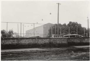 Tennisplatz und Kinogebäude in Campo Grande