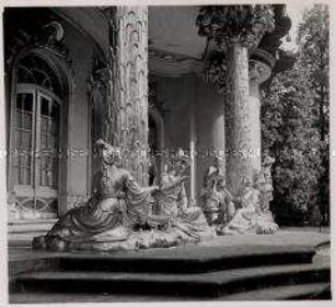 Potsdam, Park Sanssouci, Chinesisches Haus, Plastiken