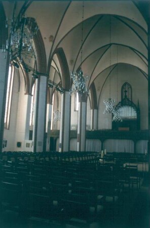 Salzwedel. Ehem. Franziskaner-Klosterkirche (um 1250, um 1500). Blick zur Orgel (1986, Prospekt 19. Jh.)