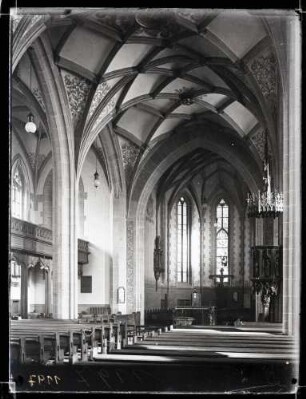 Leonhardskirche; Innenraum nach Osten