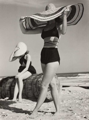 Modeaufnahme, Modell Janet Stephenson (Mademoiselle)