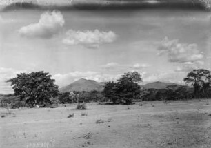 Berglandschaft : Blick auf die Landschaft des Uluguru-Gebirges
