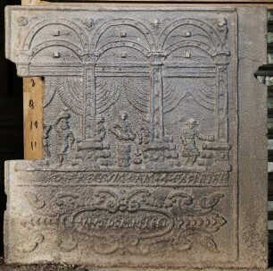 Frament einer Ofenplatte mit dem Motiv des Ölwunders des Elias