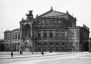 Dresden. Opernhaus