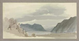 Gebirgslandschaft an einem See